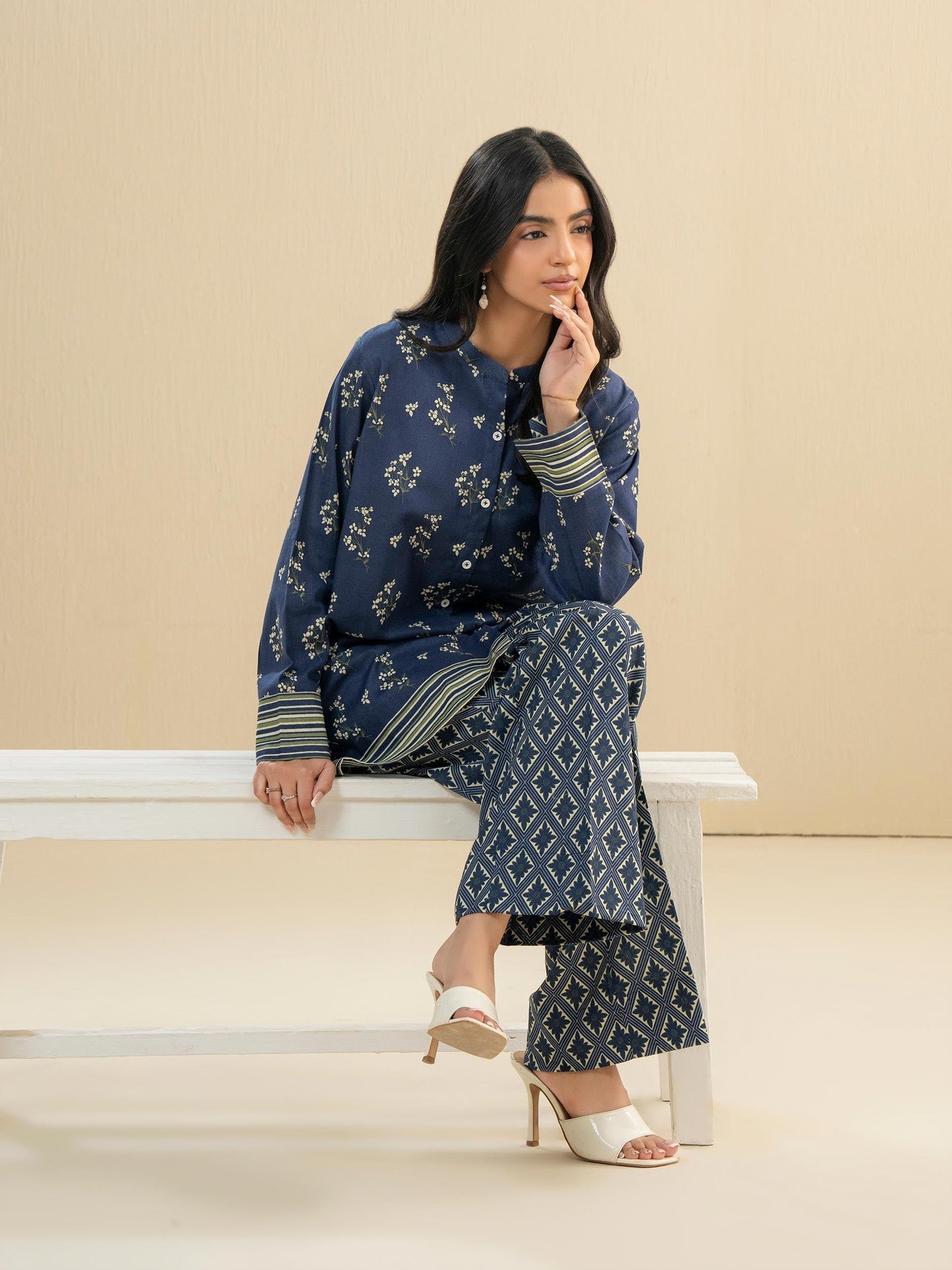 2 Piece Khaddar Suit-Printed (Pret)