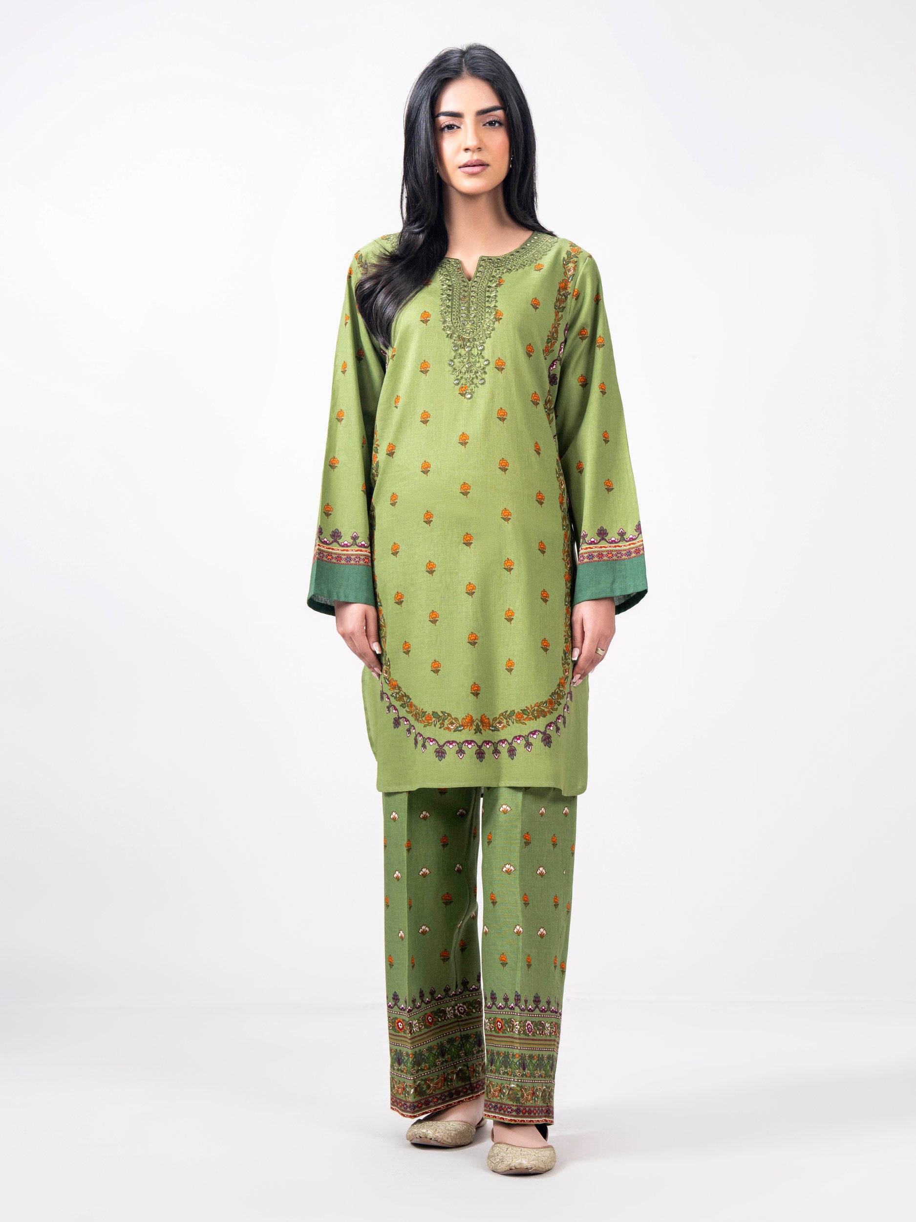 2-piece-khaddar-suit--embroidered-(pret)