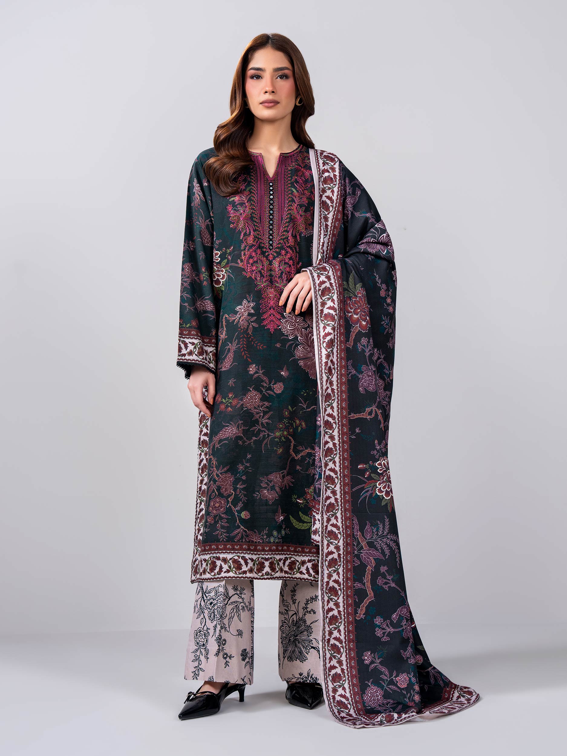 3-piece-slub-khaddar-suit--embroidered-(pret)