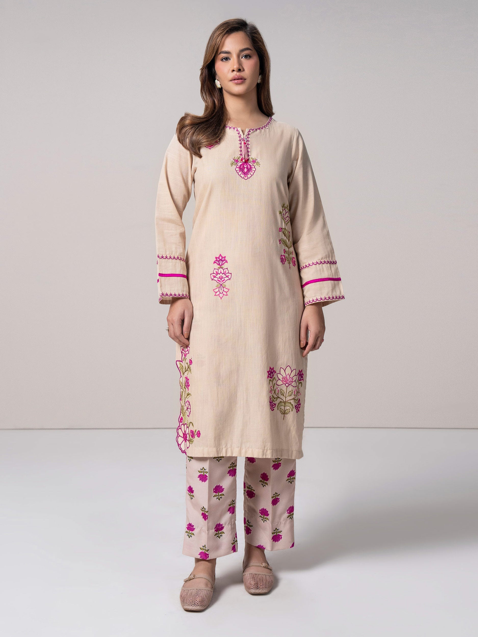 2-piece-slub-khaddar-suit--embroidered-(pret)