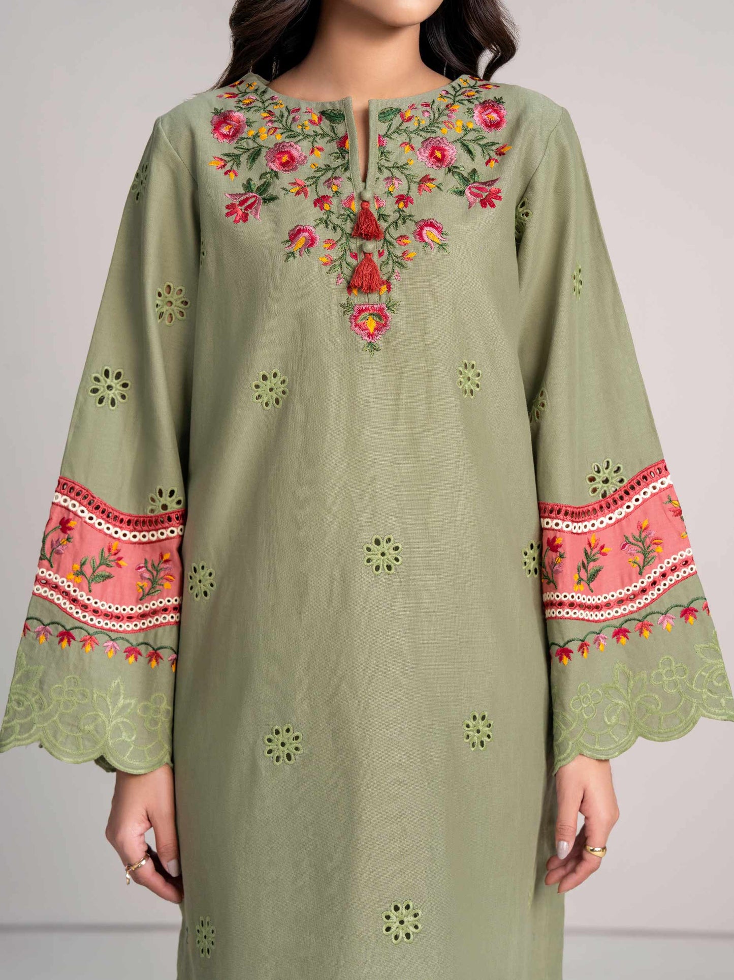 2 Piece Khaddar Suit- Embroidered Pret