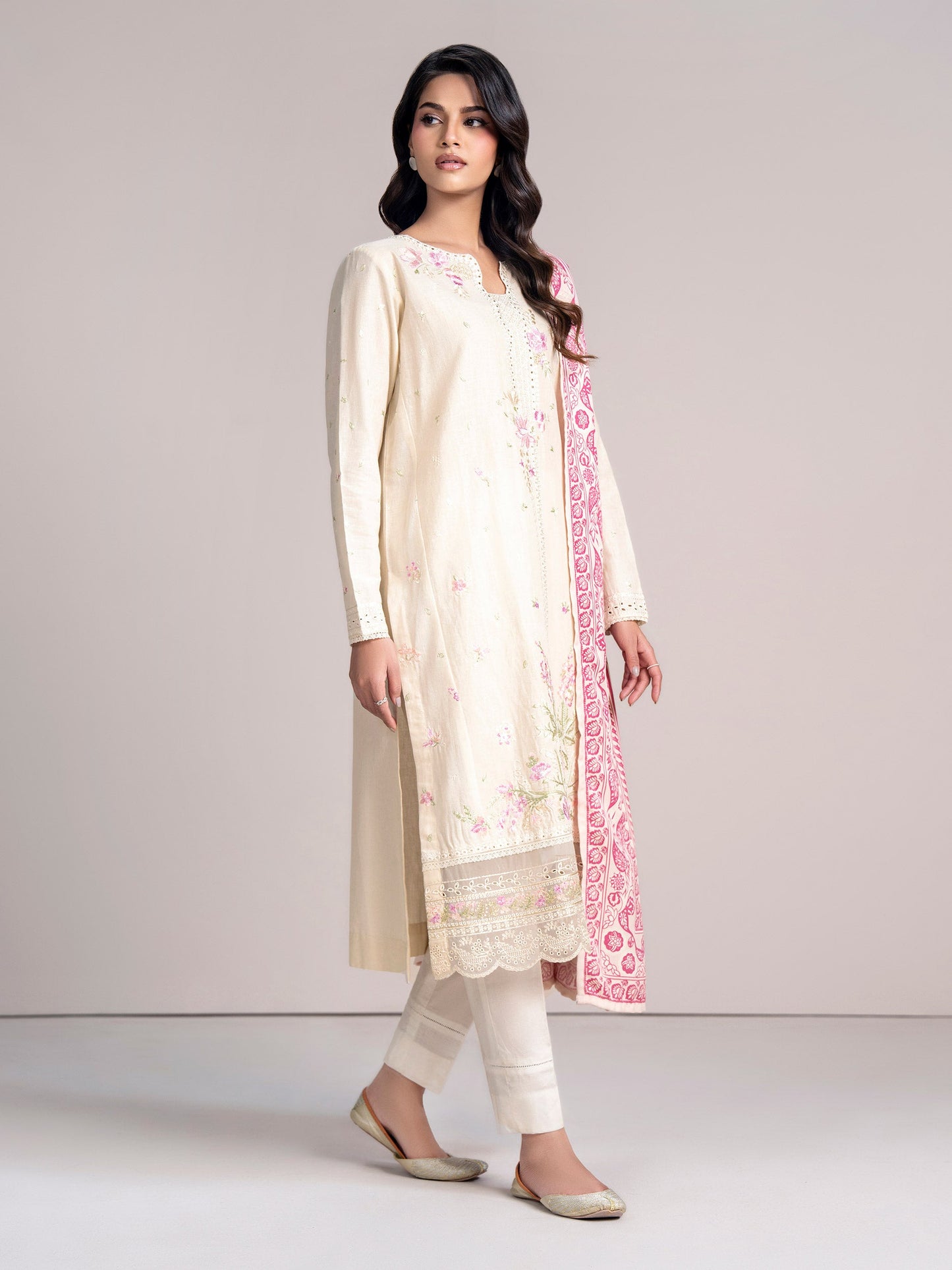 2-Piece Khaddar Suit- Embroidered (Pret)