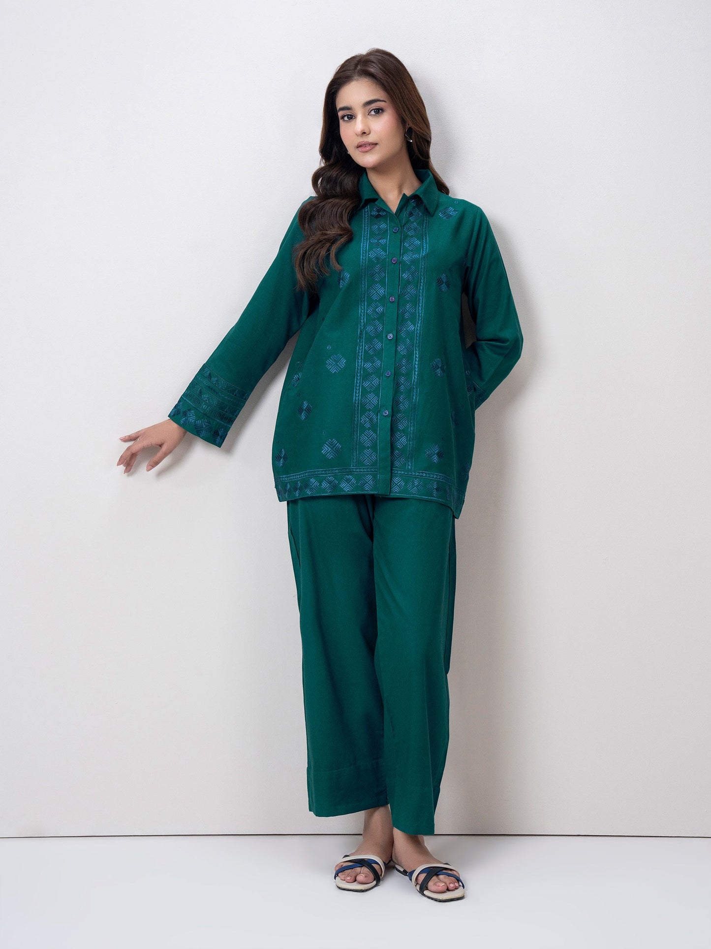 Khaddar Co-ord Set- Embroidered