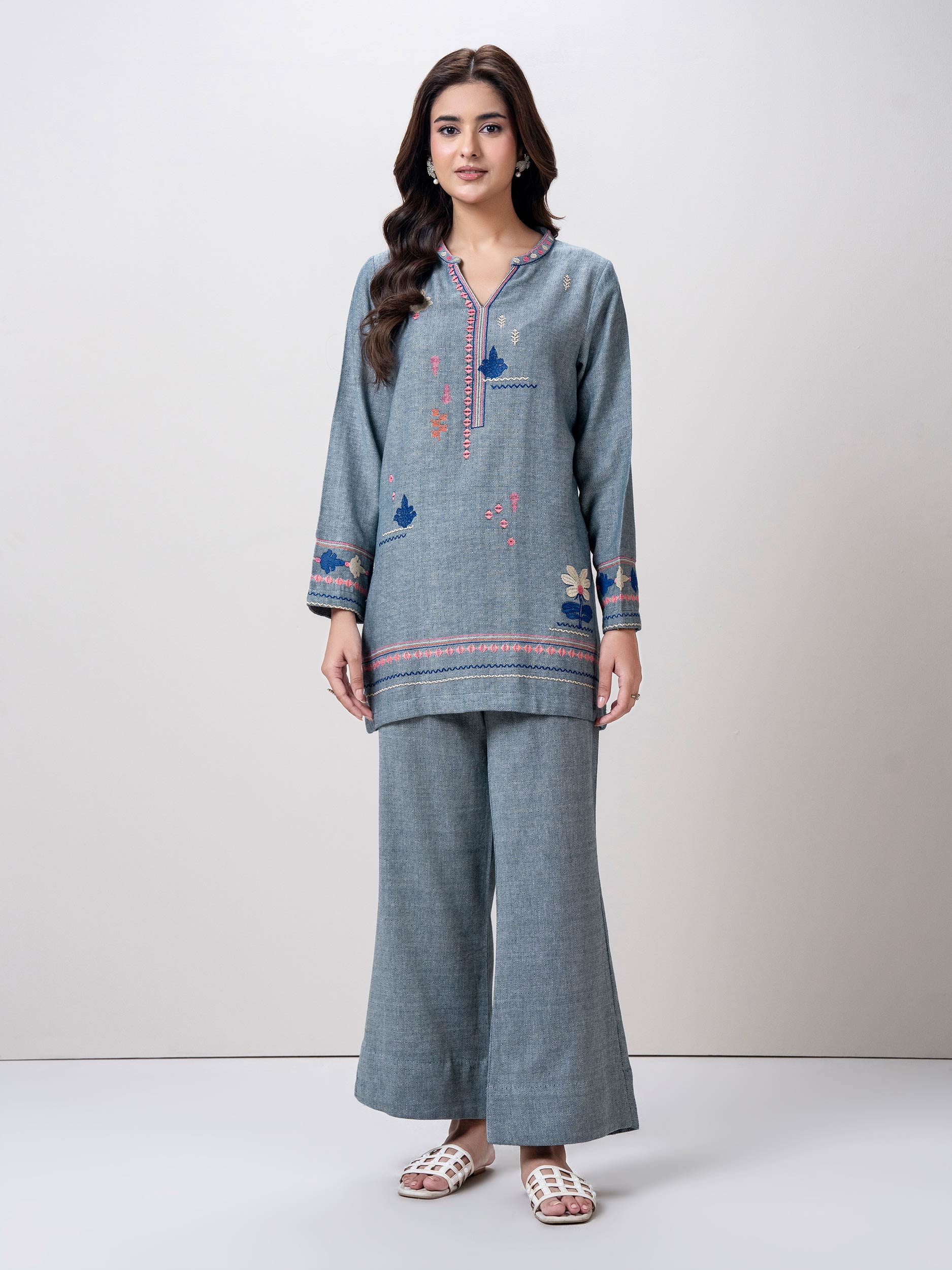 yarn-dyed-co-ord-set--embroidered