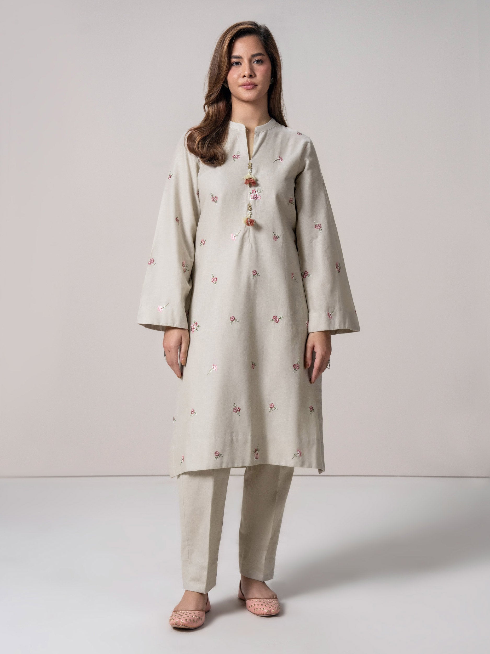 2-piece-khaddar-suit--embroidered-(pret)