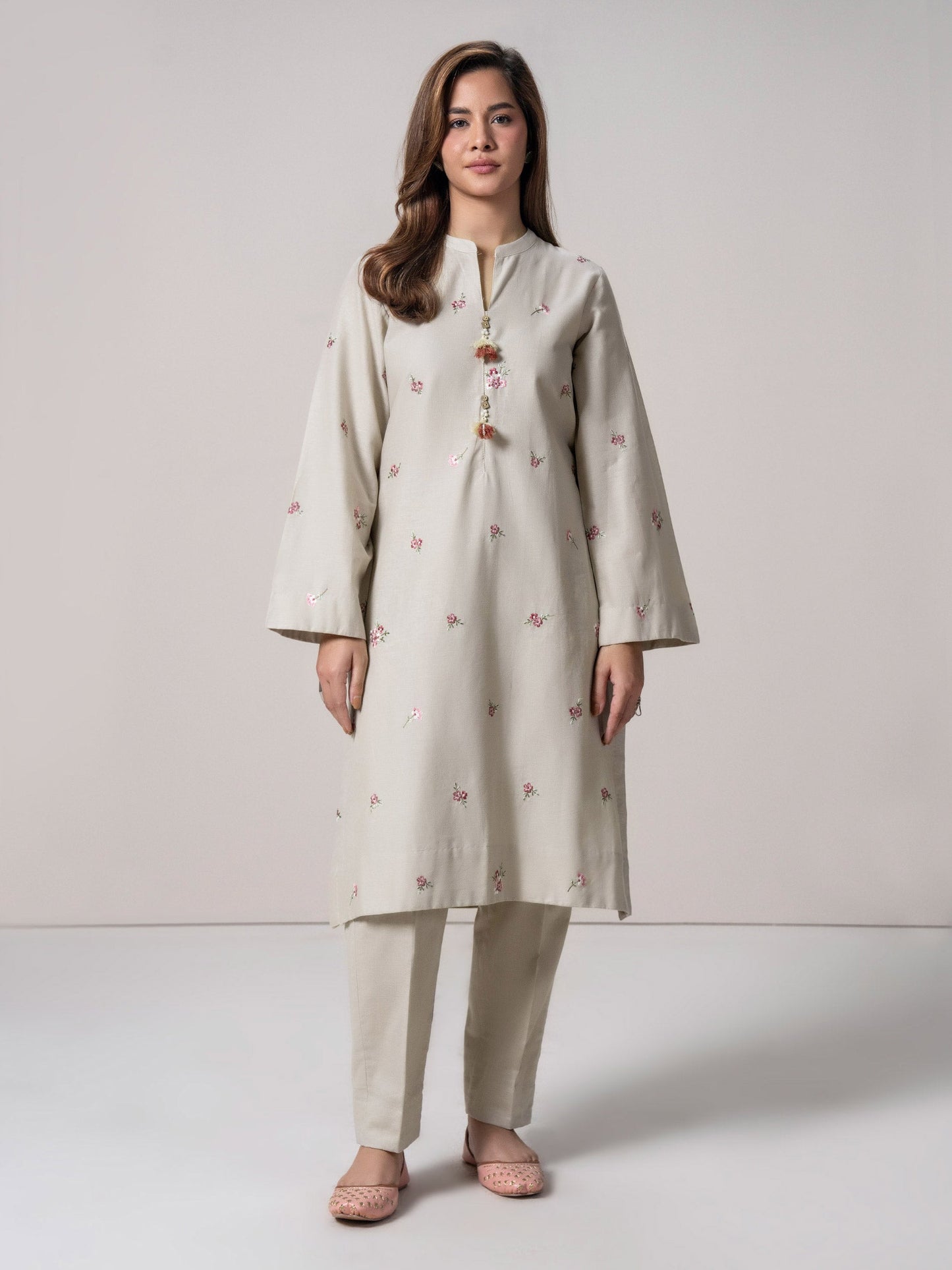 2 Piece Khaddar Suit- Embroidered (Pret)