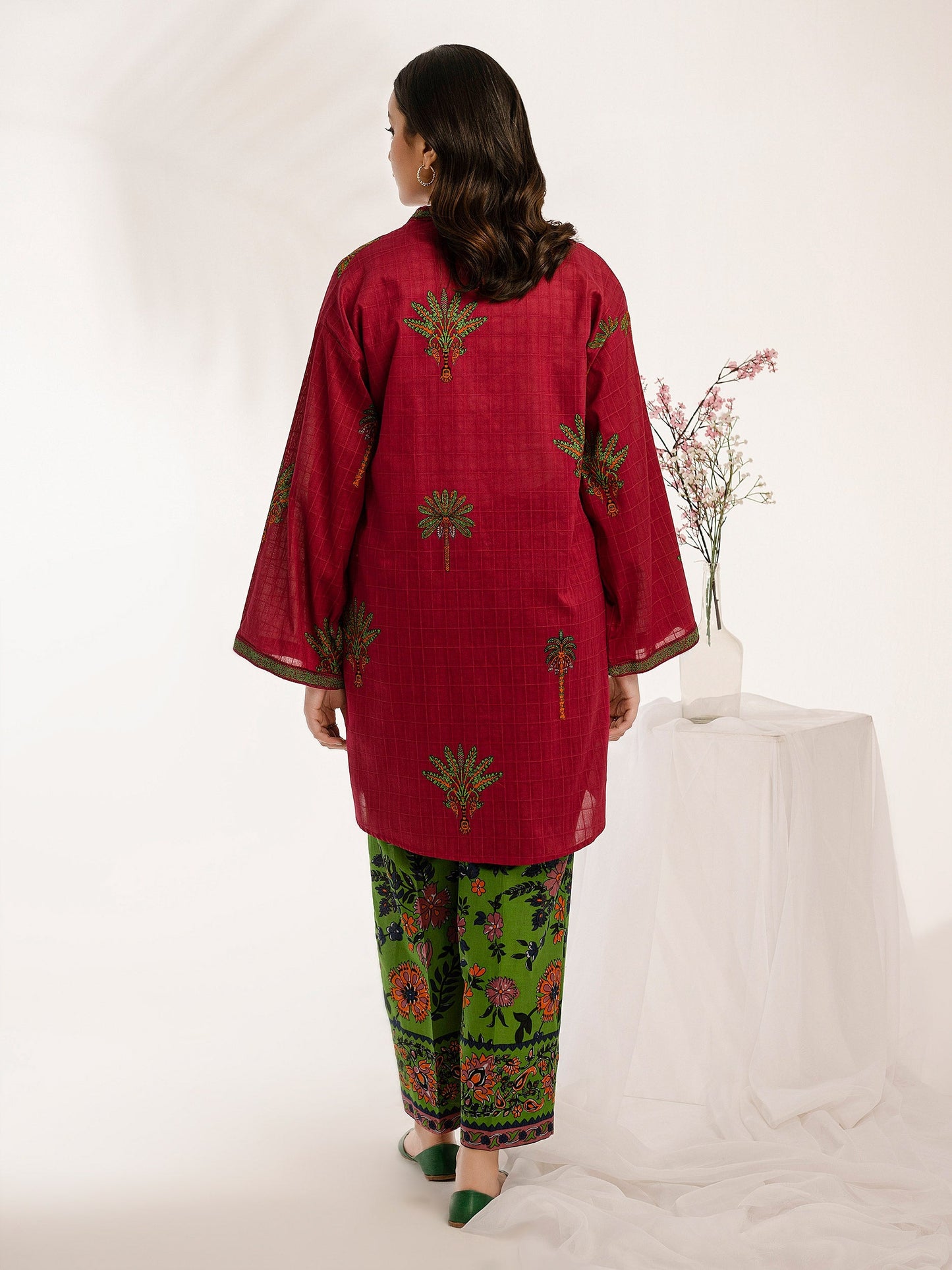 2 Piece Texture Lawn Suit-Embroidered (Pret)