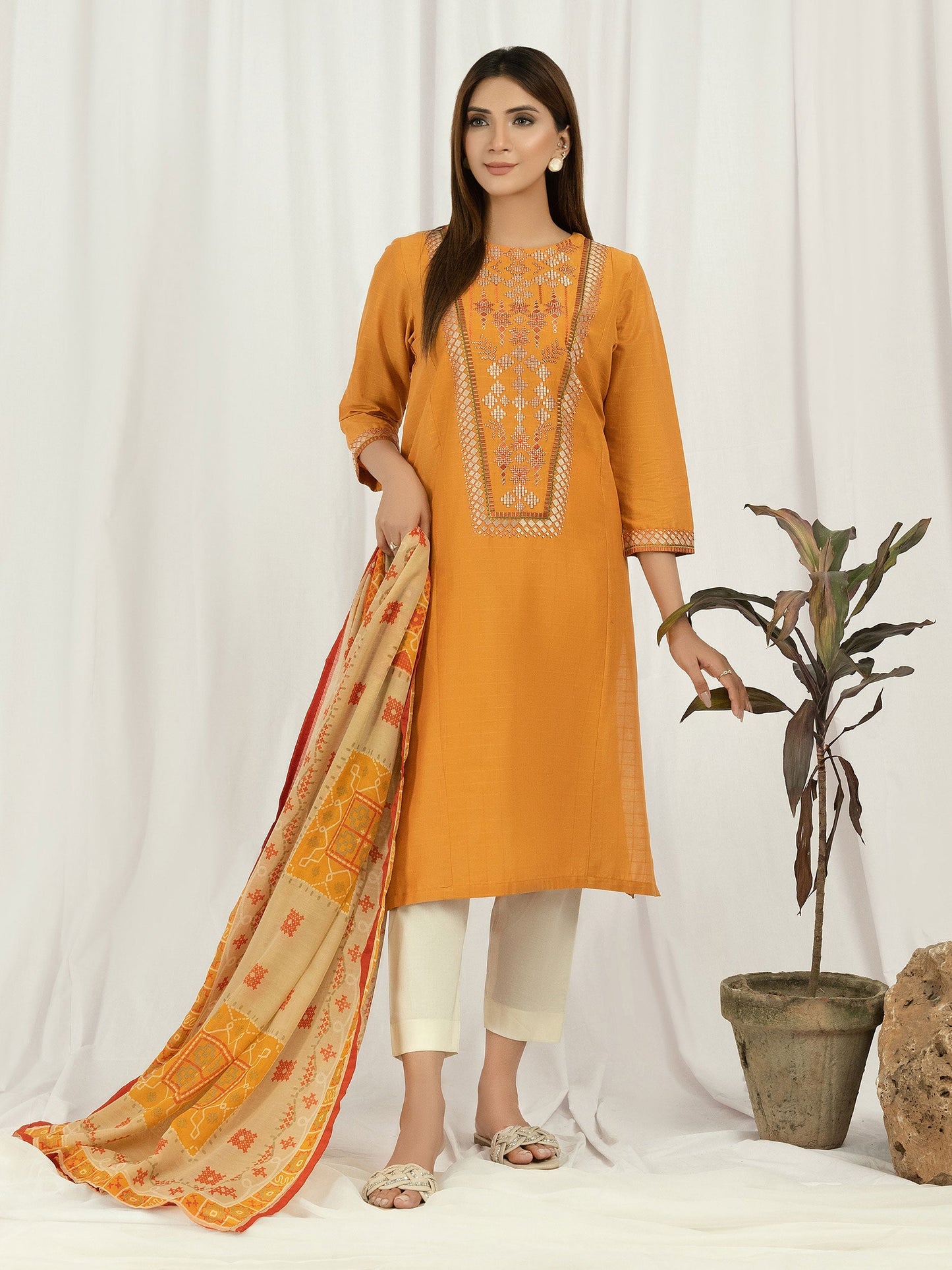 2 Piece Texture Lawn Suit-Embroidered (Pret)