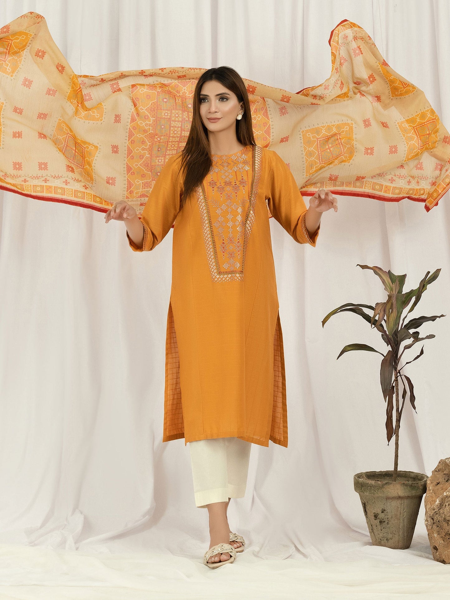 2 Piece Texture Lawn Suit-Embroidered (Pret)