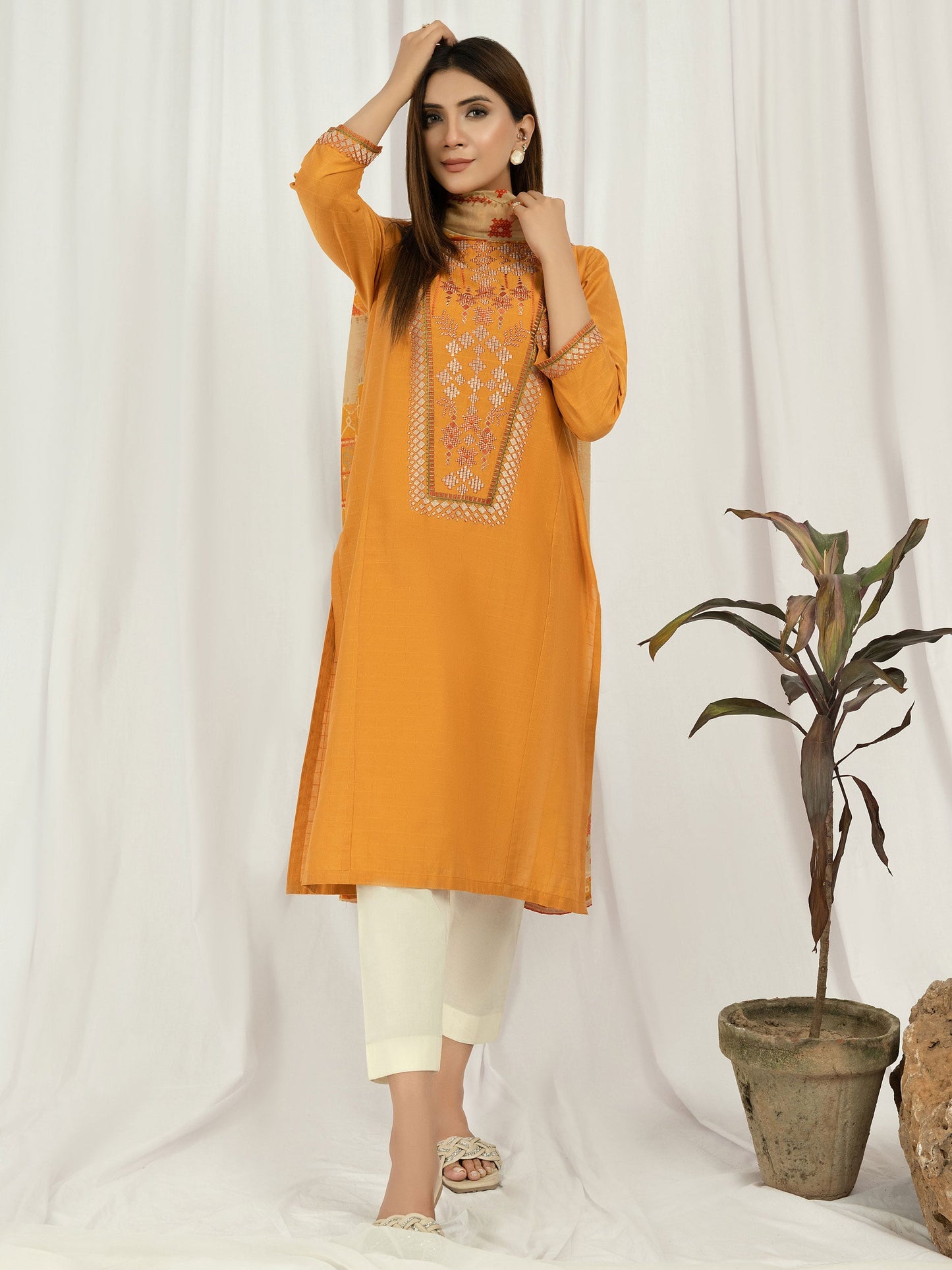 2 Piece Texture Lawn Suit-Embroidered (Pret)