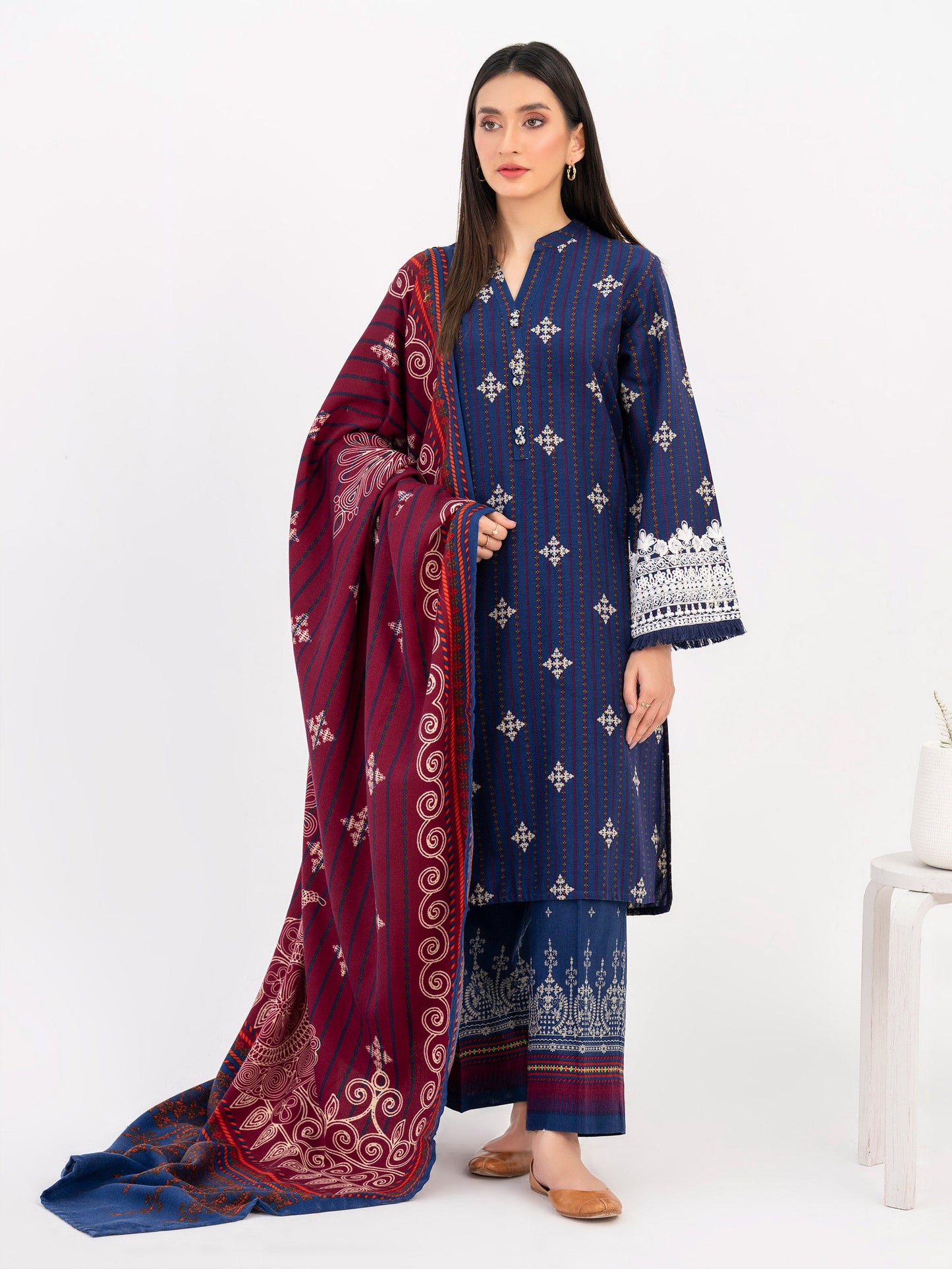 3 Piece Khaddar Suit-Embroidered (Pret)