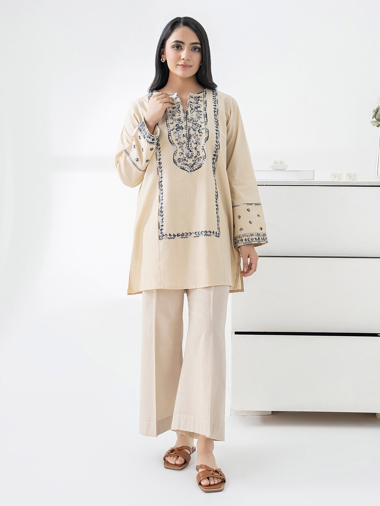 Cambric Kurti-Embroidered (Pret)