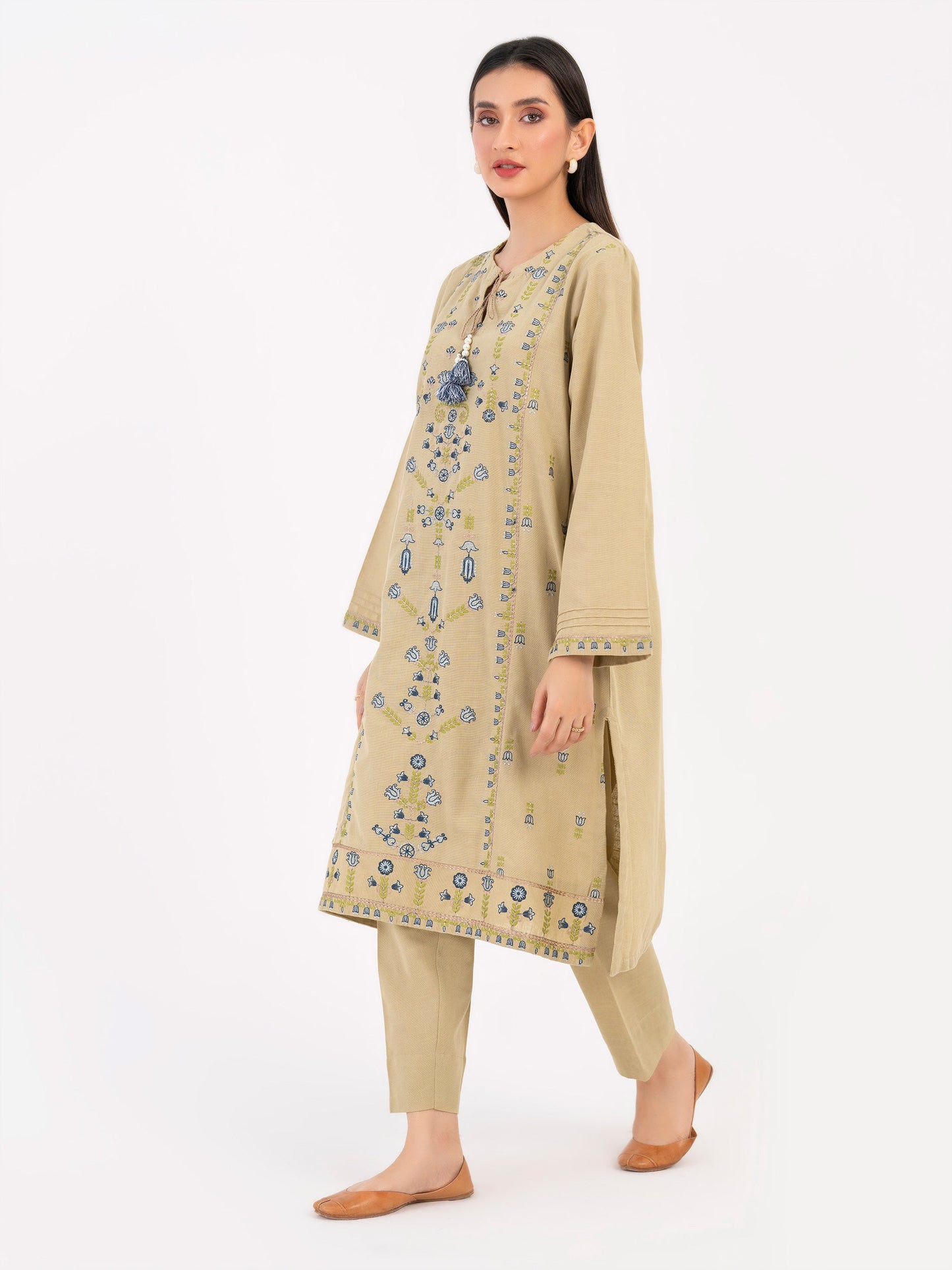 2 Piece Khaddar Suit-Embroidered (Pret)