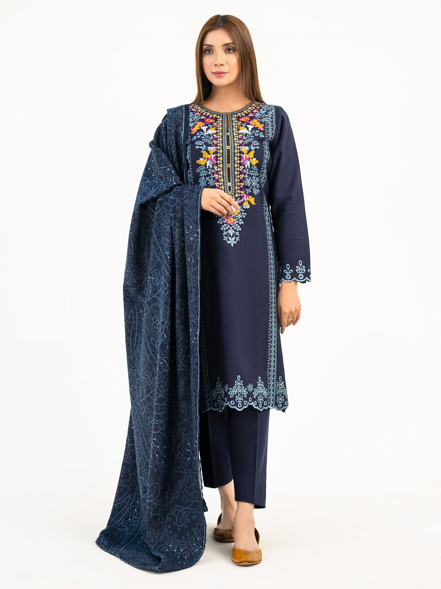 3 Piece Khaddar Suit-Embroidered (Pret)