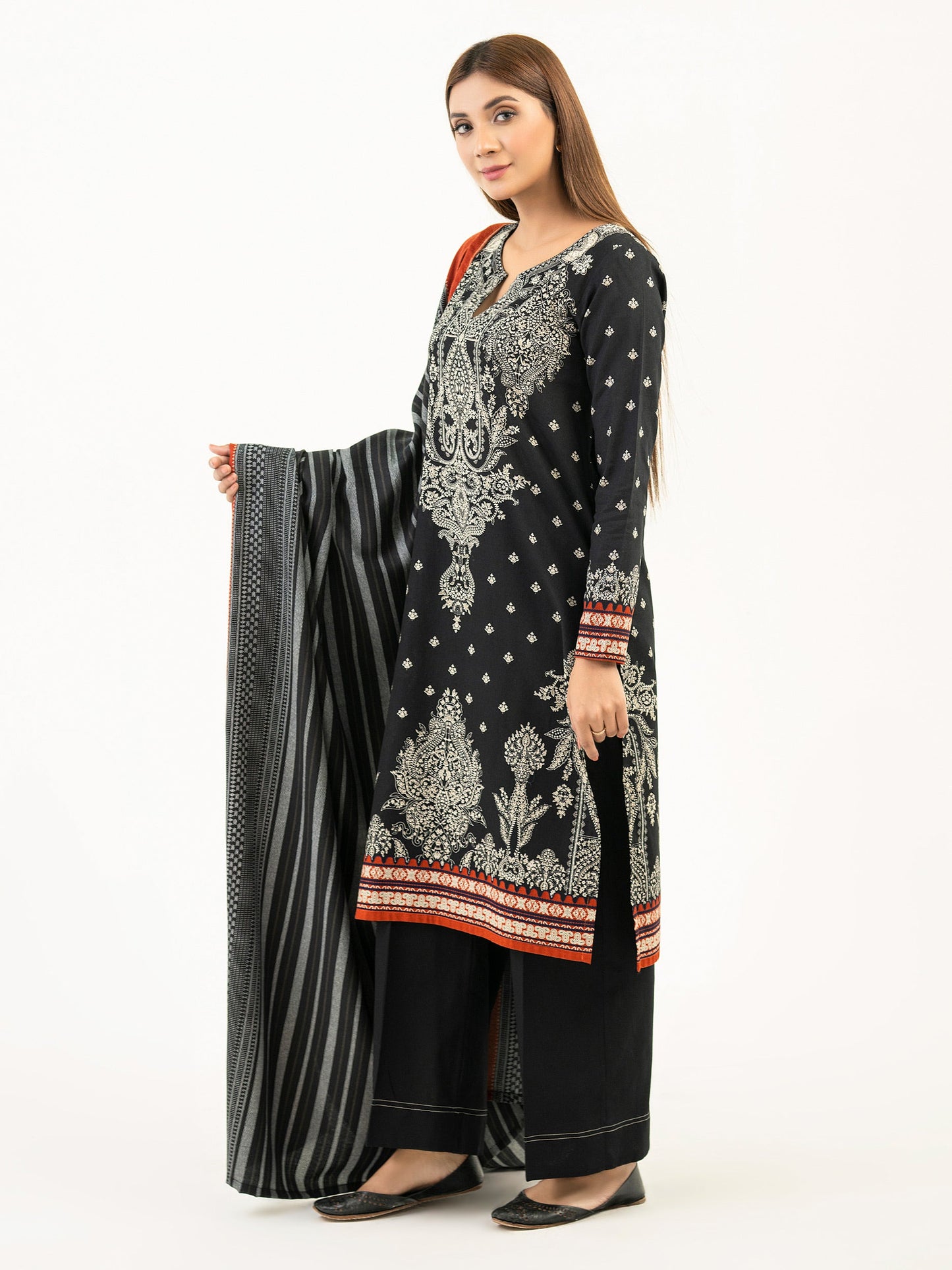 3 Piece Khaddar Suit-Printed(Pret)