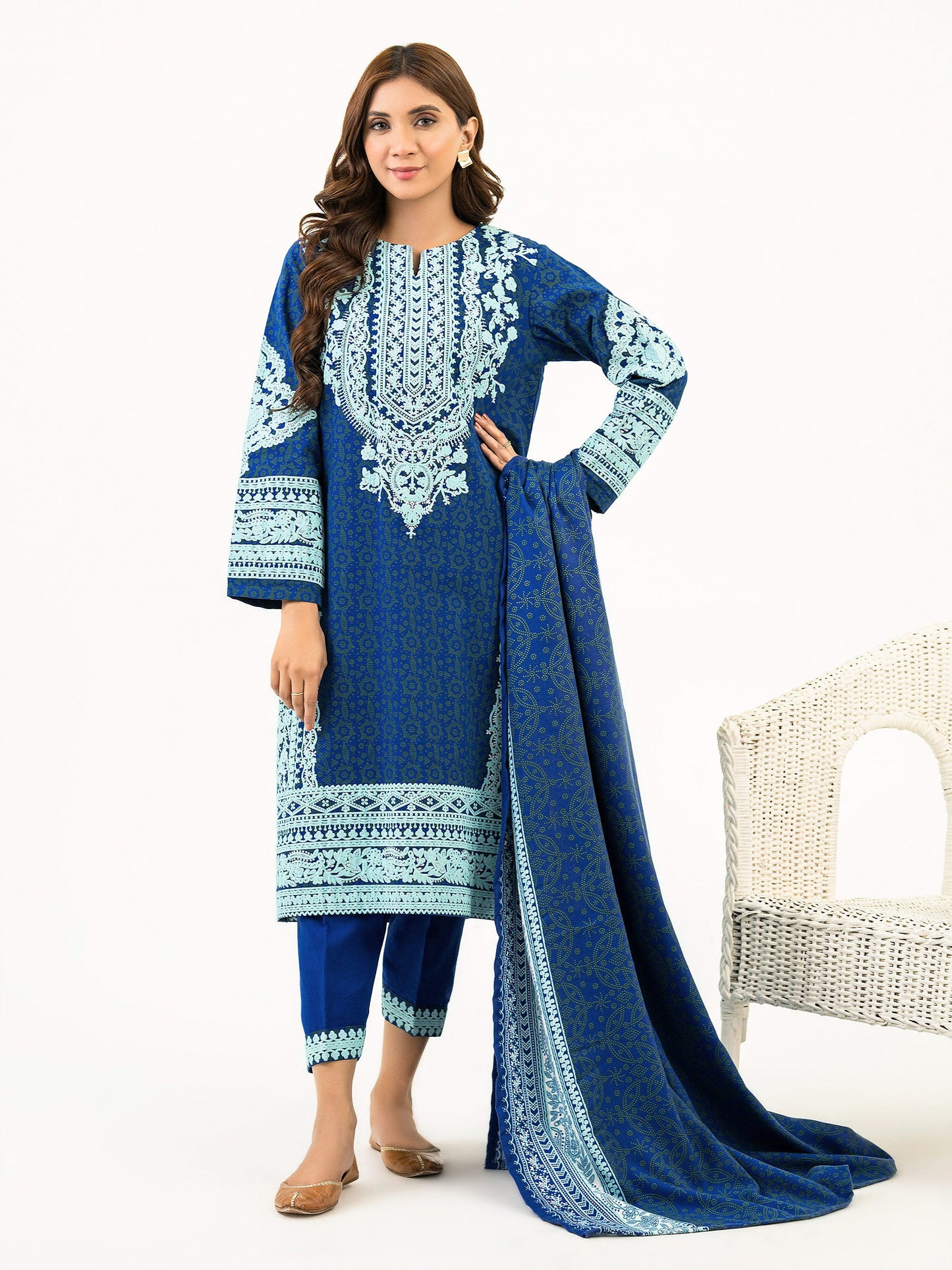 3 Piece Khaddar Suit-Emboss Print(Pret)