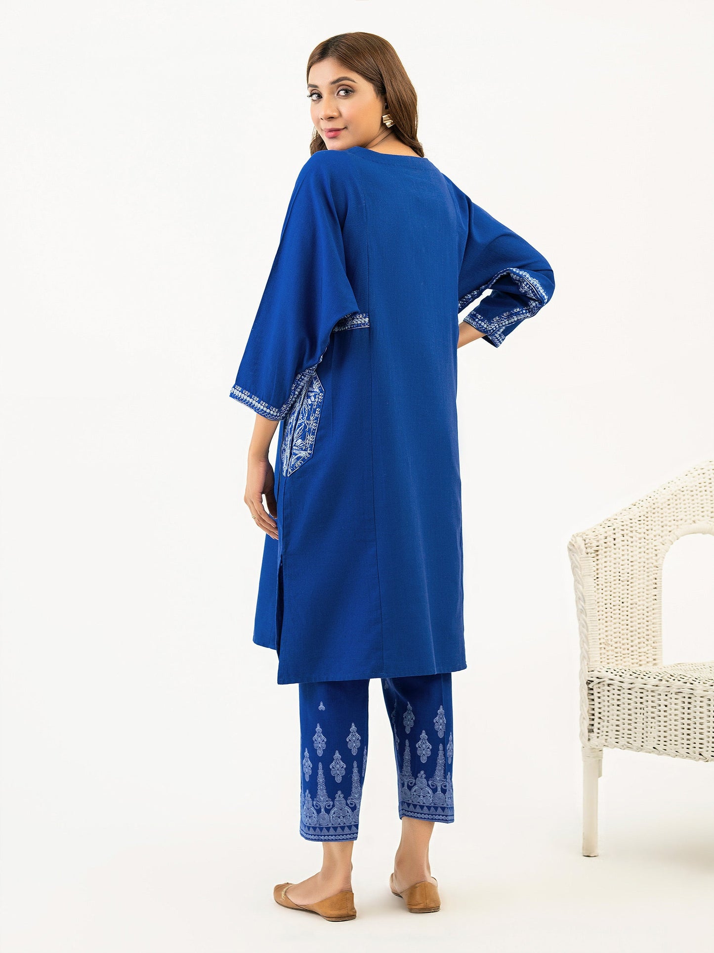 2 Piece Khaddar Suit-Embroidered (Pret)