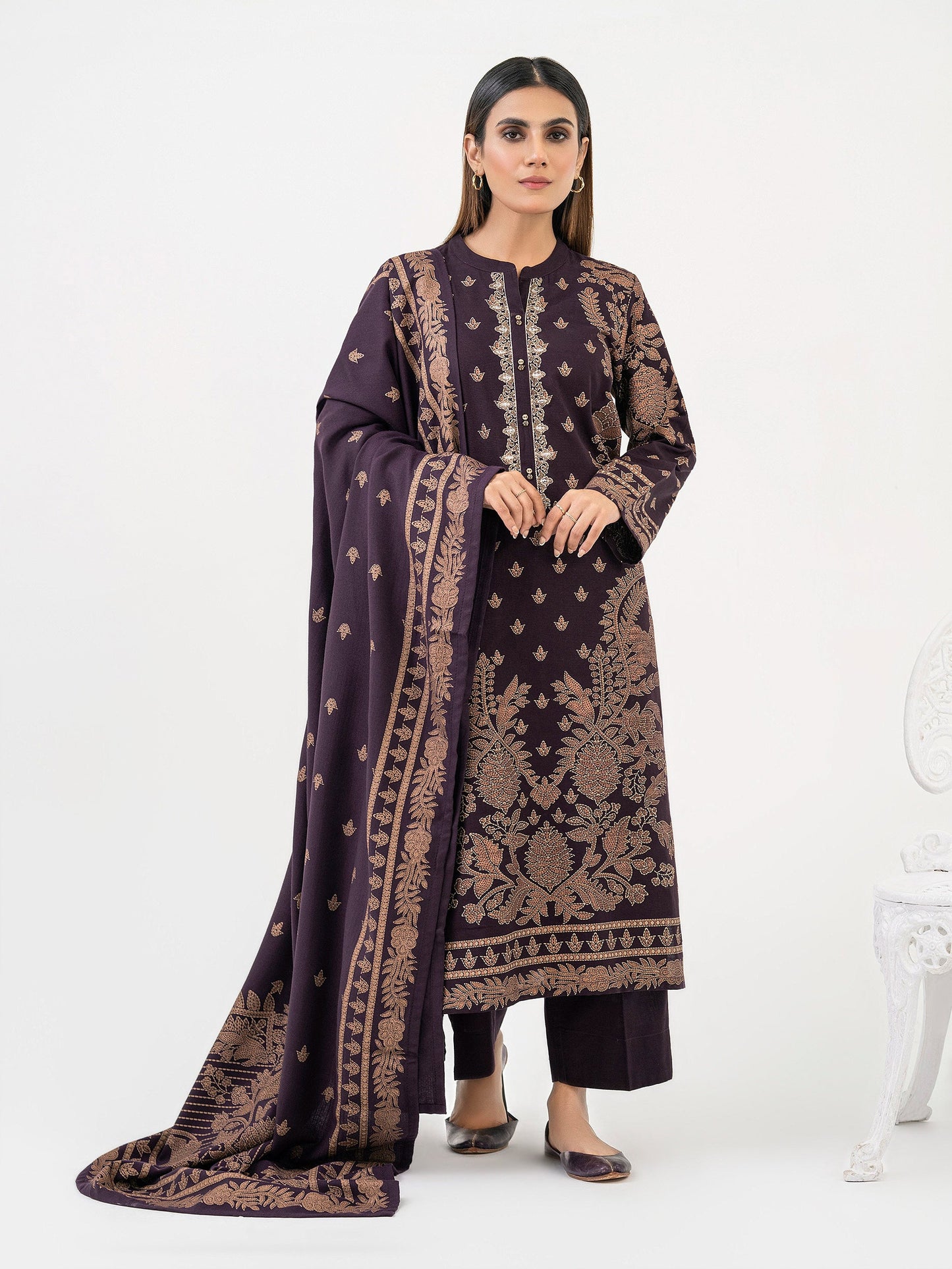 3 Piece Khaddar Suit-Embroidered (Pret)