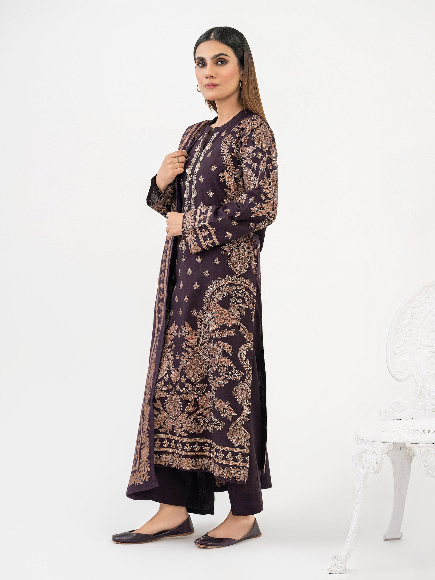 3 Piece Khaddar Suit-Embroidered (Pret)