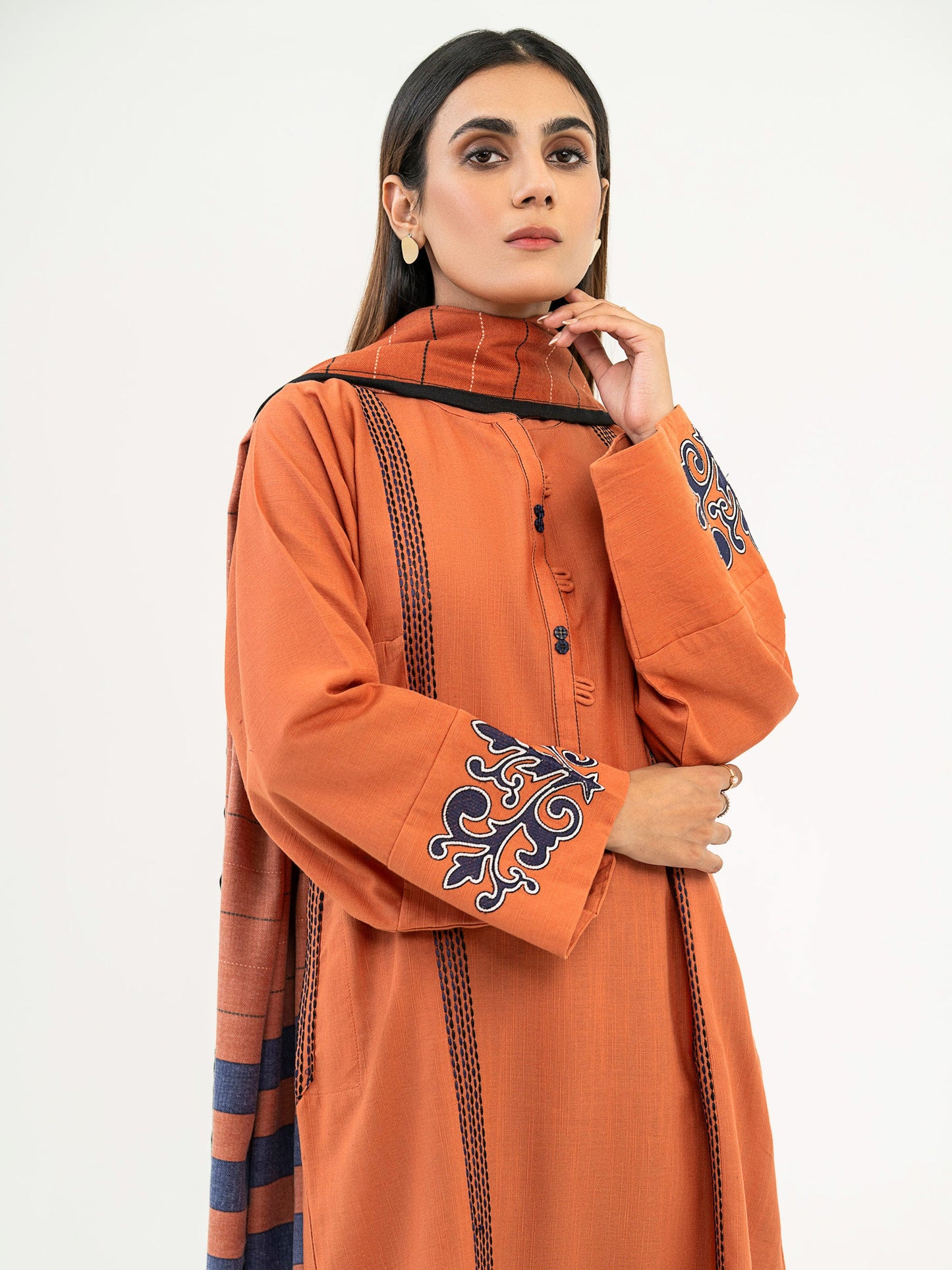 2 Piece Khaddar Suit-Embroidered (Pret)