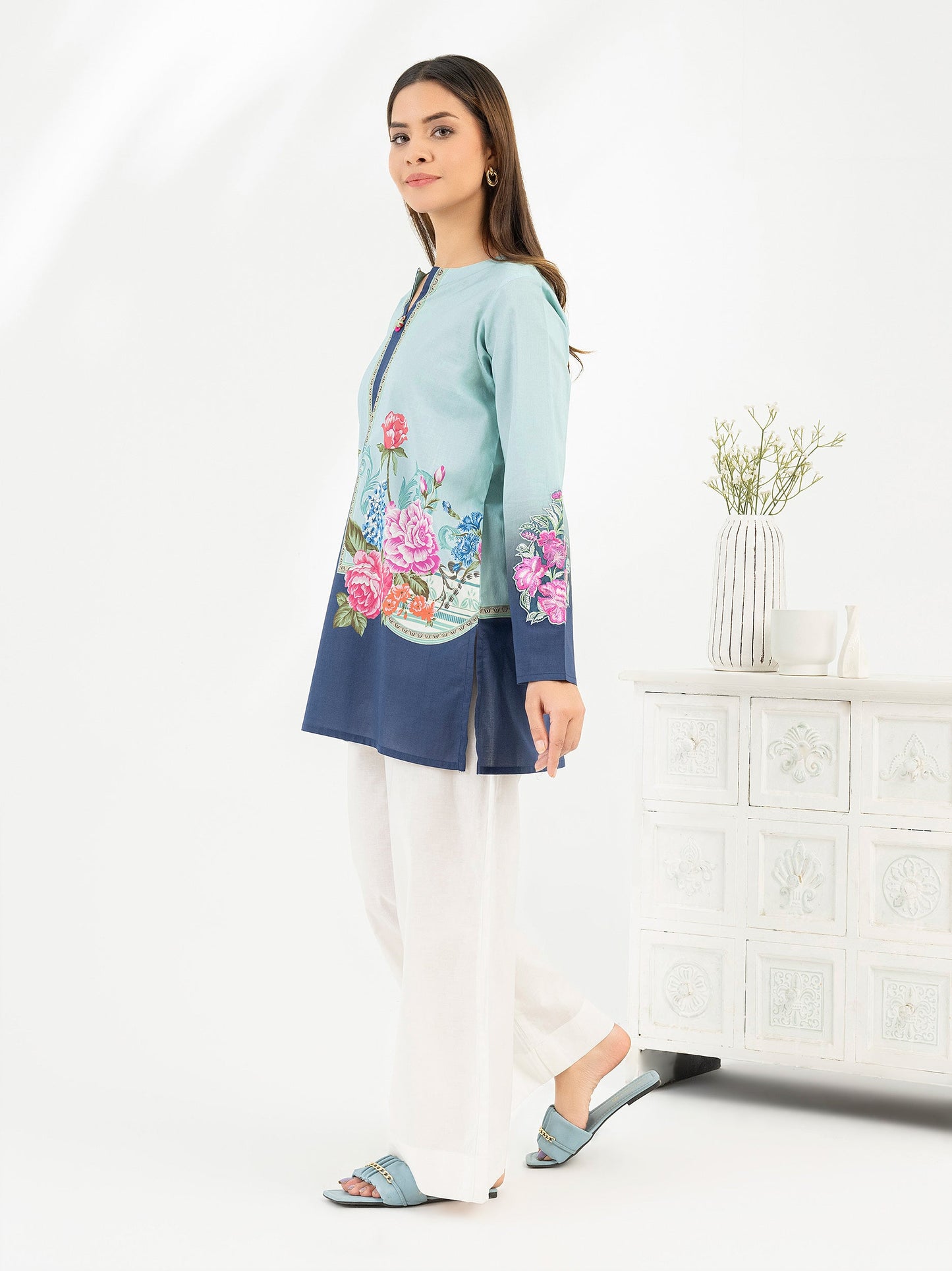 Cambric Kurti-Embroidered (Pret)