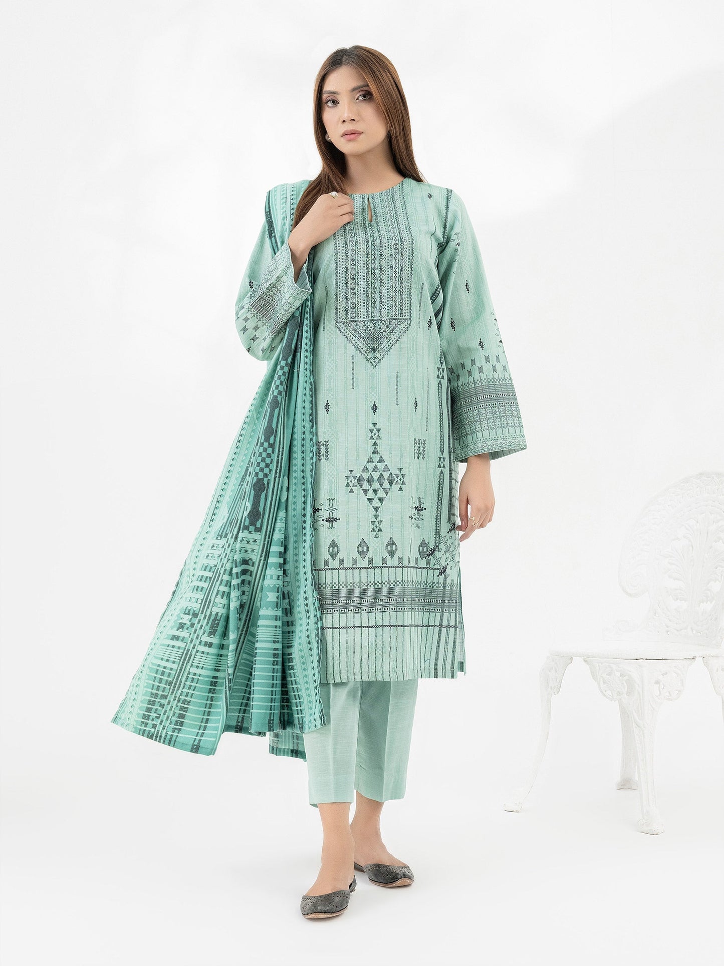 3 Piece Khaddar Suit-Printed (Pret)