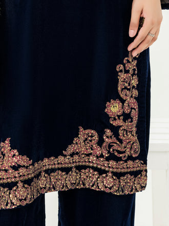 2-piece-velvet-suit-embroidered-(pret)