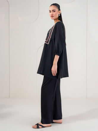 lawn-kurti-embroidered-(pret)
