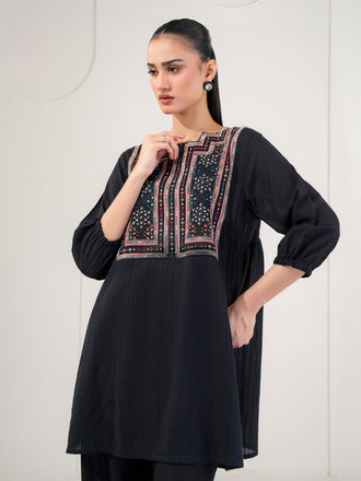 lawn-kurti-embroidered-(pret)