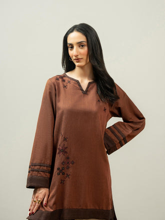 yarn-dyed-kurti-embroidered-(pret)