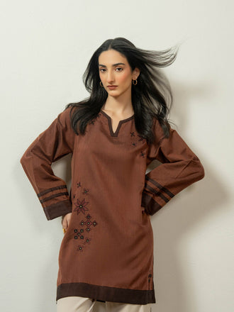 yarn-dyed-kurti-embroidered-(pret)
