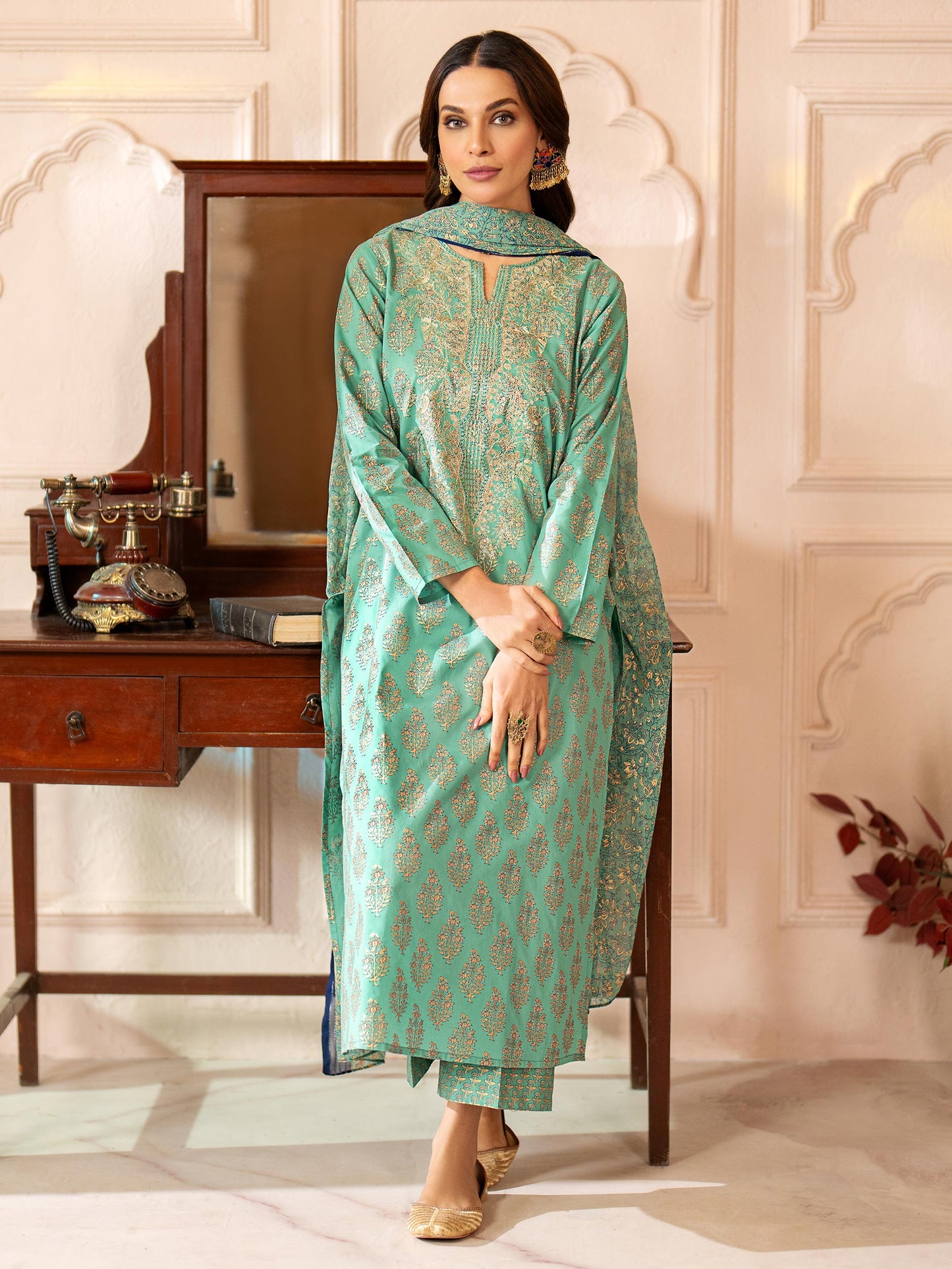 3 Piece Lawn Suit-Embroidered (Pret)