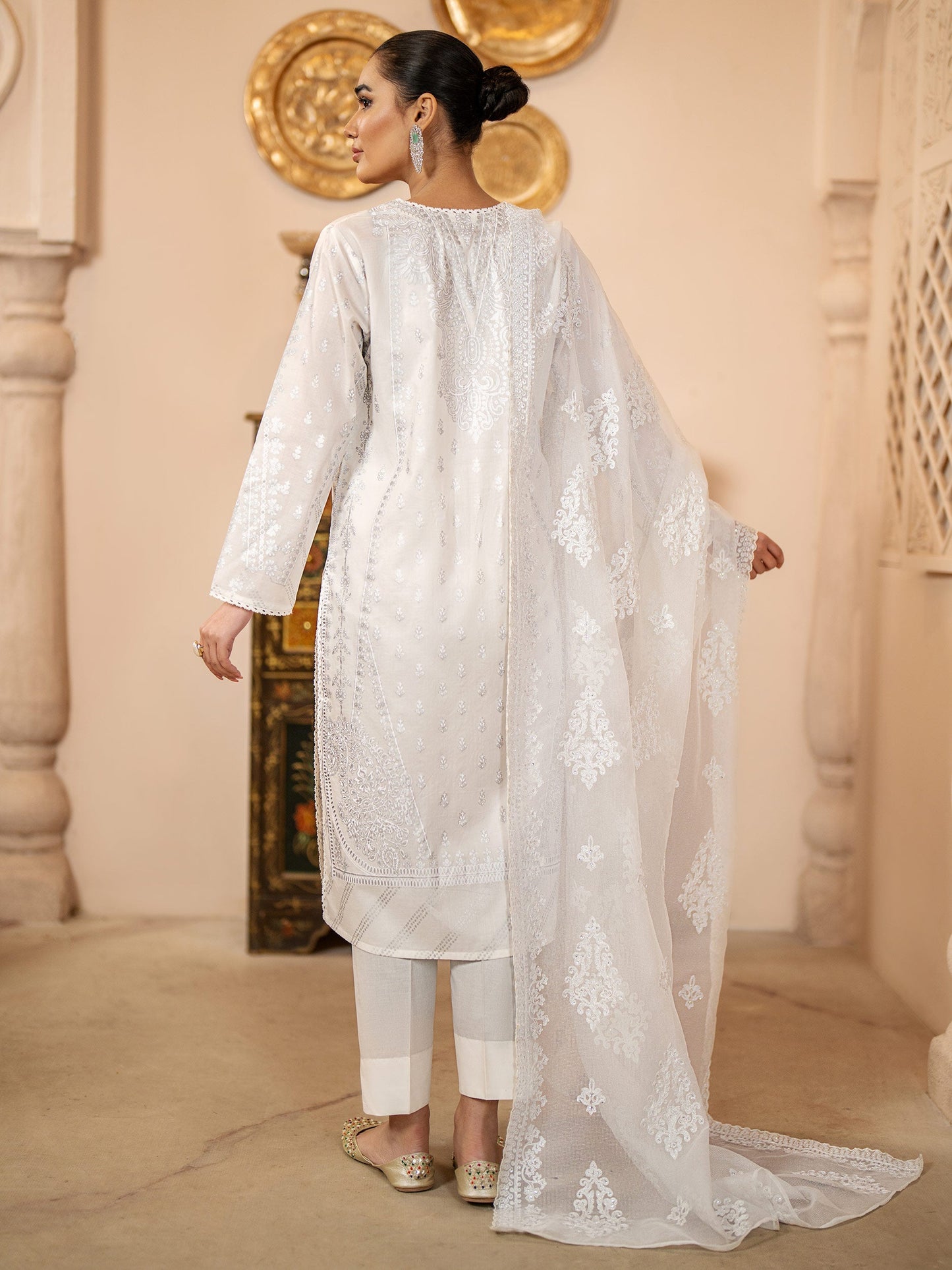 3 Piece Lawn Suit-Embroidered (Pret)