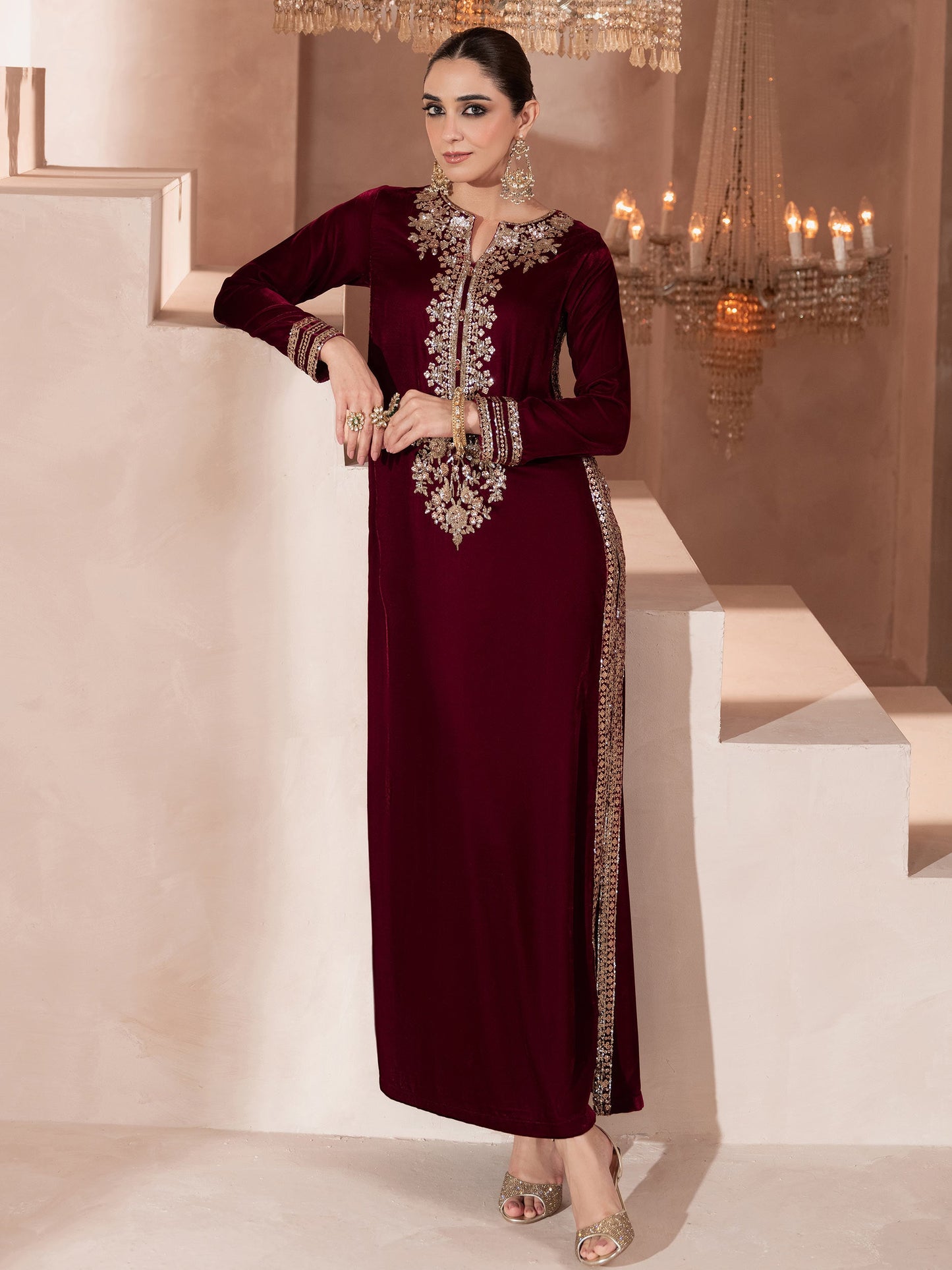 Velvet Kaftan-Embroidered (Pret)