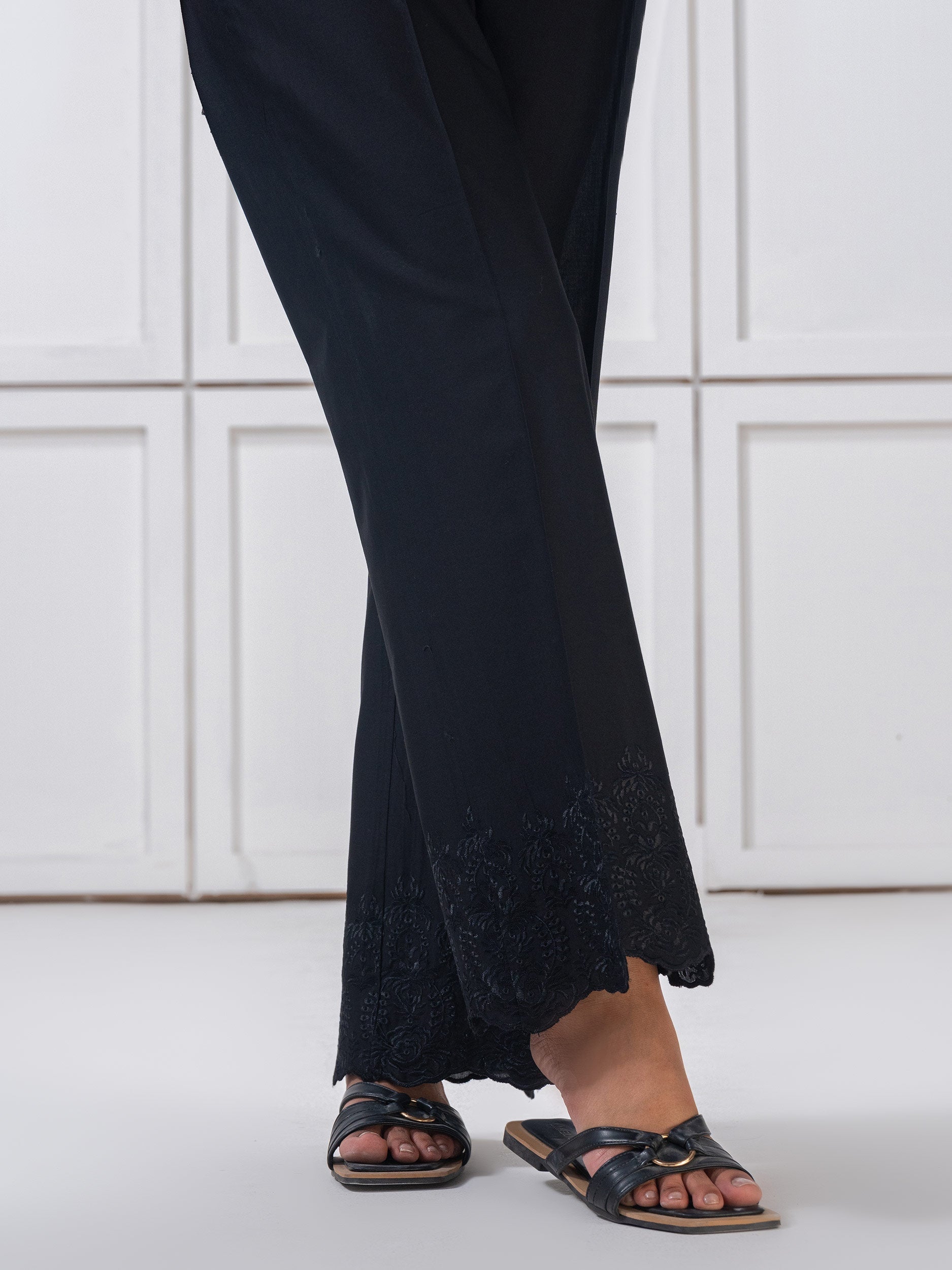 lawn-trouser-embroidered-(pret)