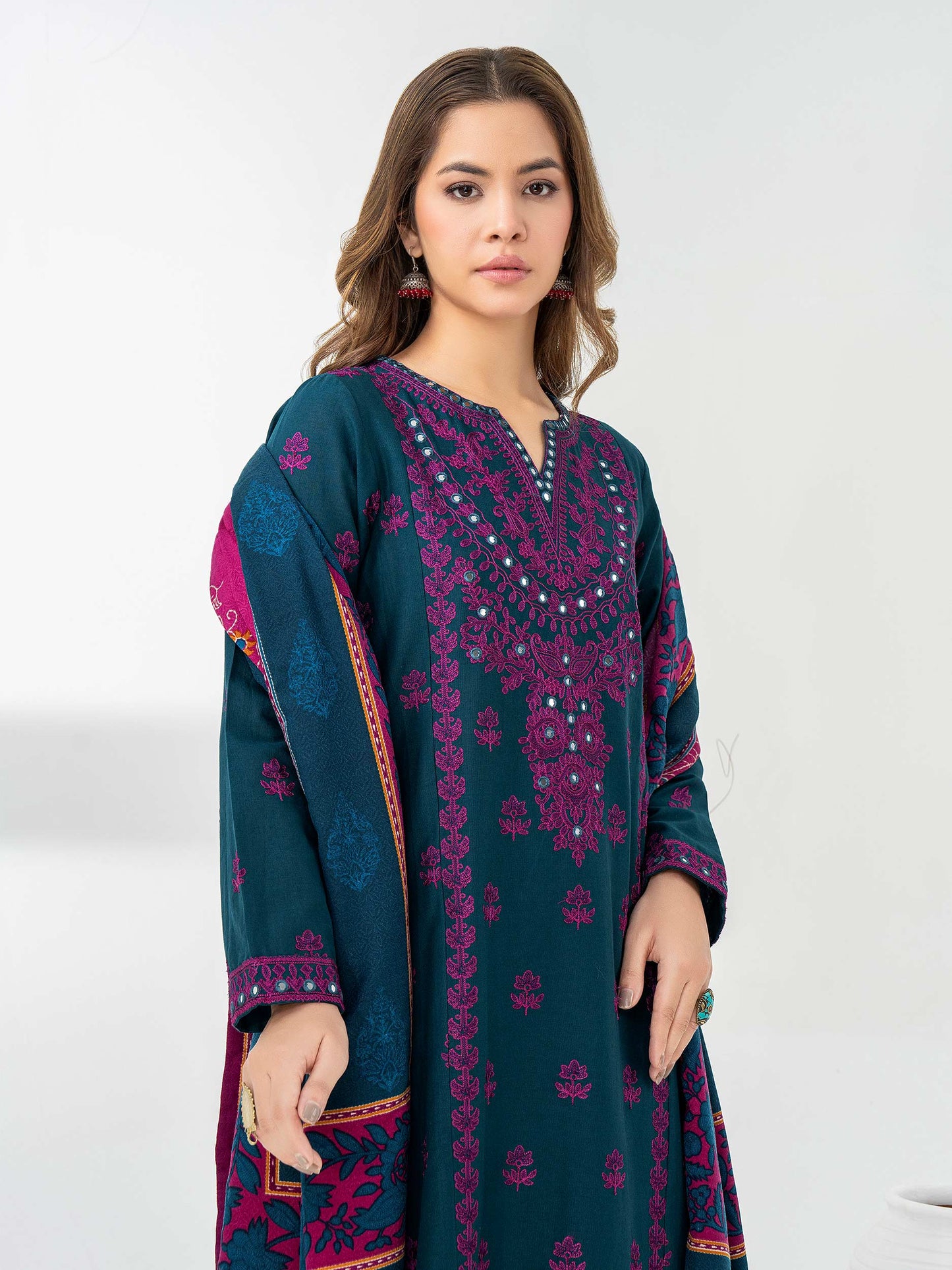 3 Piece Khaddar Suit-Embroidered (Pret)