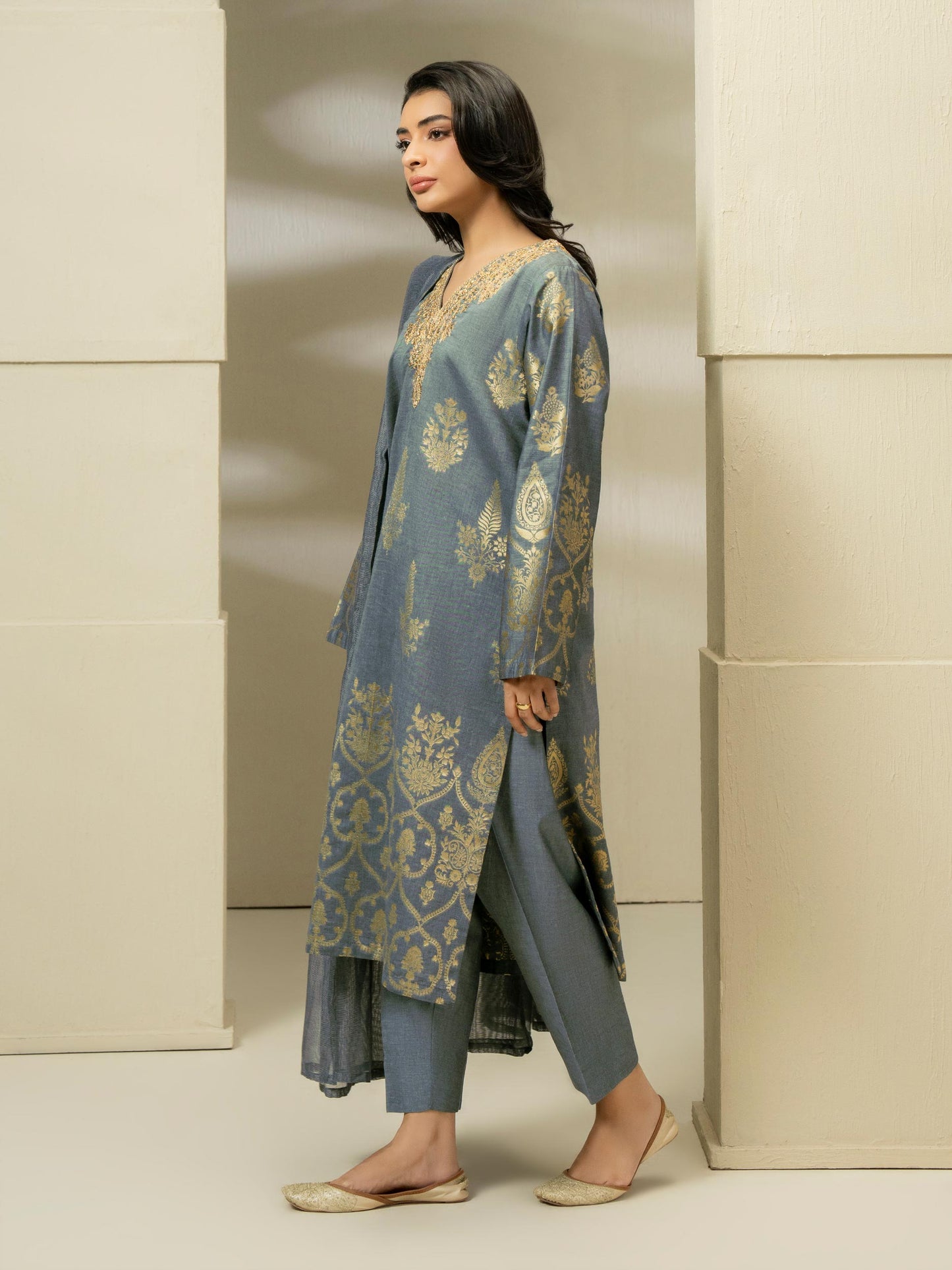 3 Piece Jacquard Suit-Embroidered (Pret)