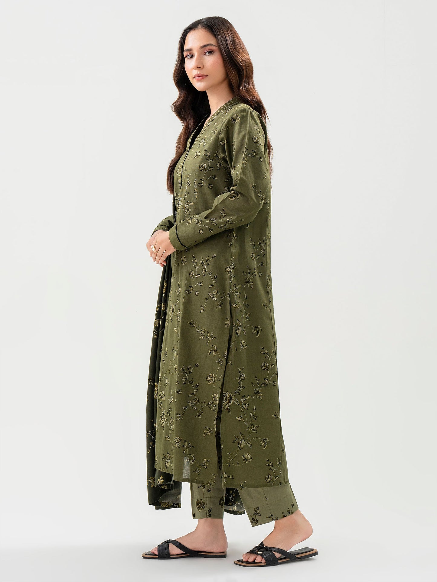 3 Piece Khaddar Suit-Printed (Pret)