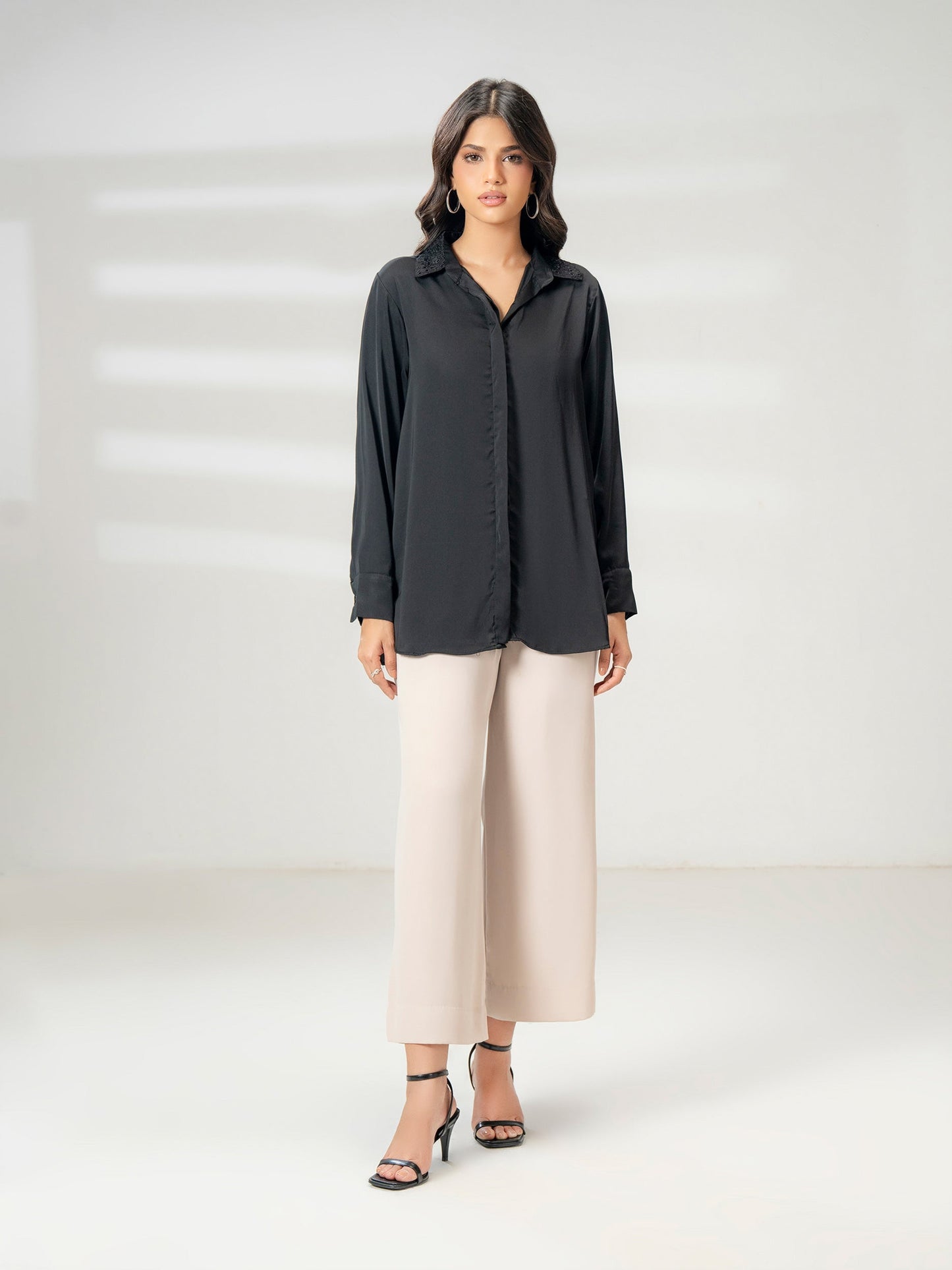 Embroidered Grip Top