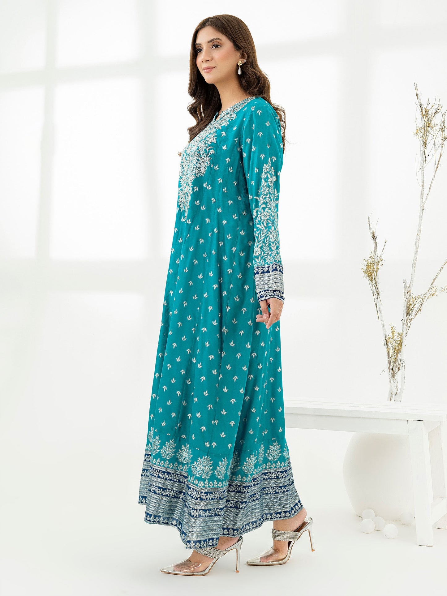 Lawn Pishwas-Embroidered (Pret)